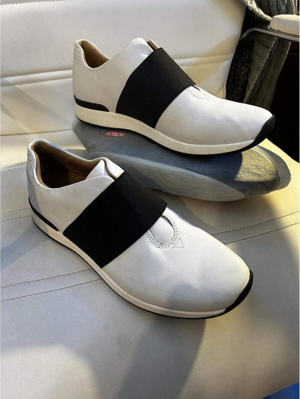 Vionic Women's White Slip-On Sneakers with Black Elastic Band - Size 9